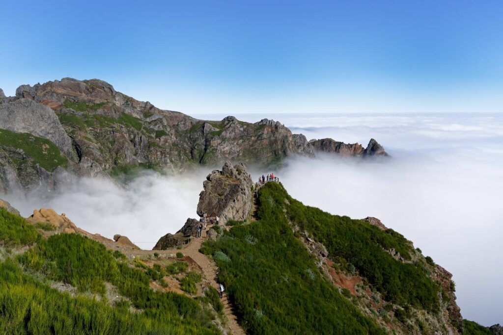 cosa vedere a Madeira: il Pico Ruvio immerso tra le nuvole