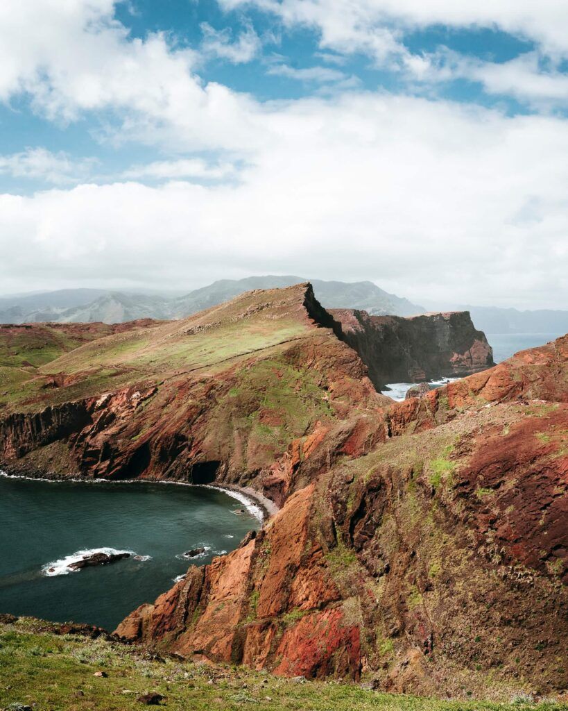 la bellezza naturalistica di Madeira con le scogliere rosse di Sao Vicente