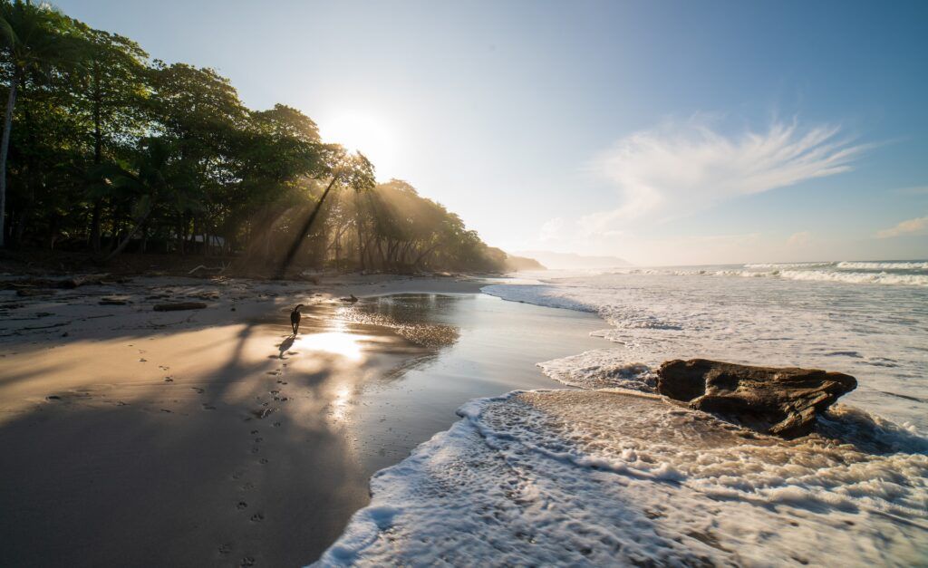 La spiaggia di Santa Teresa, paradiso del surf in Costa Rica