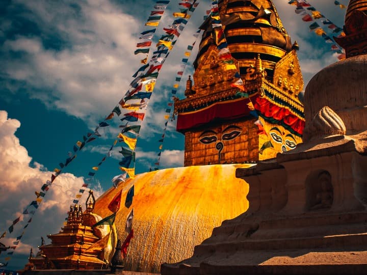 Tempio di Swayambhunath al tramonto