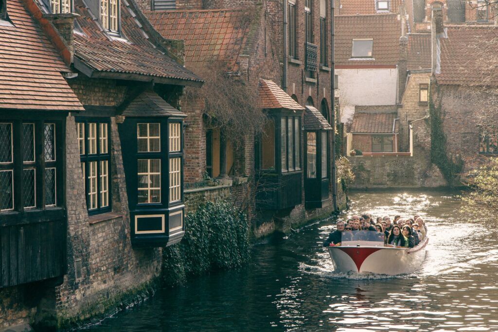 Canali di Bruges durante il ponte del 1° novembre