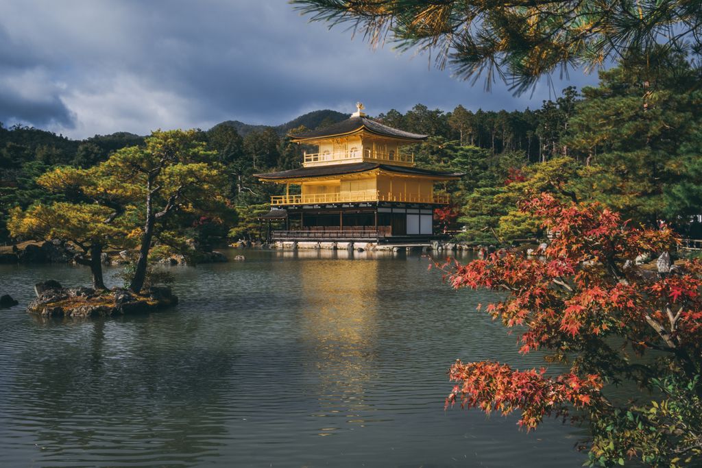 Lo splendido tempio Kinkaku-ji a Kyoto