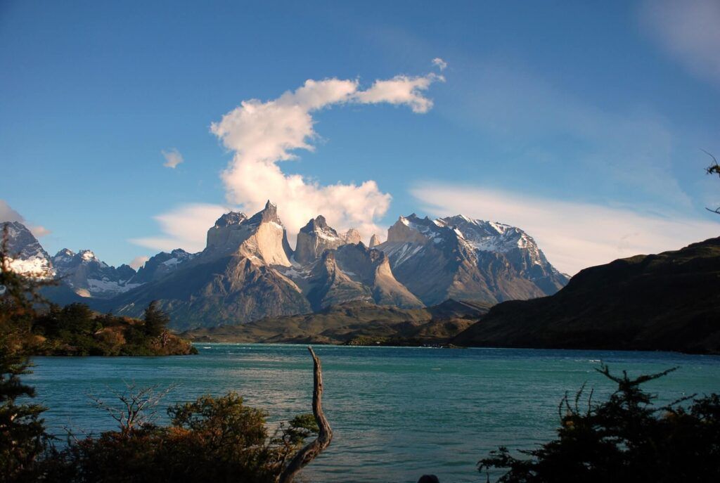 la bellezza della Patagonia tra acqua e montagne
