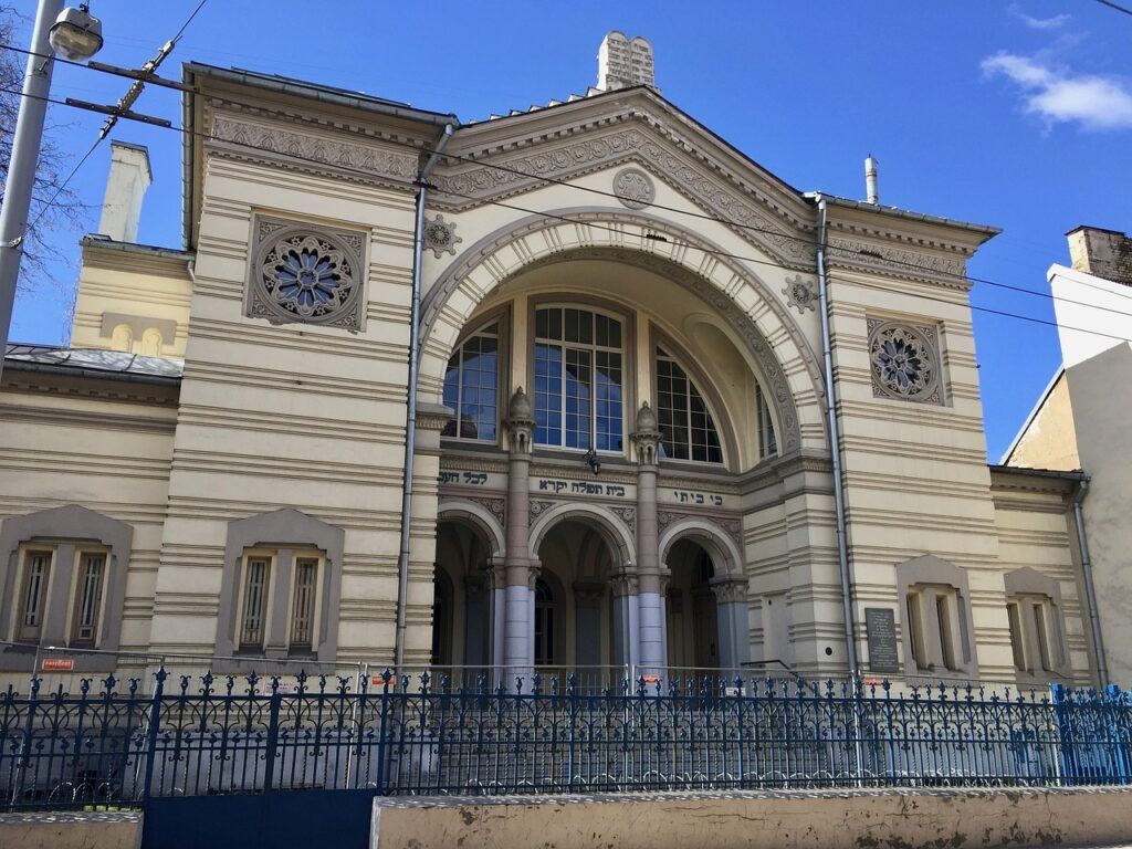 La Sinagoga di Vilnius nel quartiere ebraico in una giornata di sole