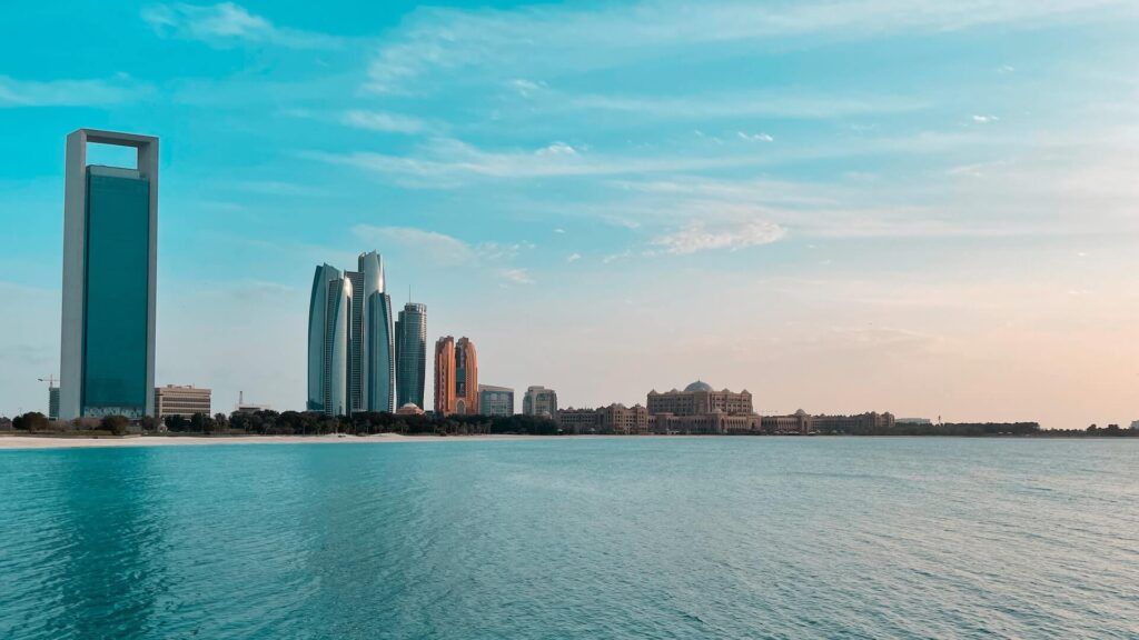 Abu Dhabi fra moderno e passato