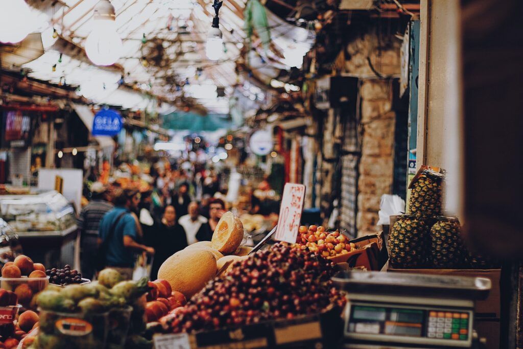 Un affollato mercato a Gerusalemme