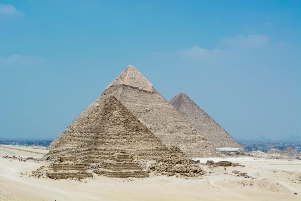 Le Piramidi di Giza di giorno