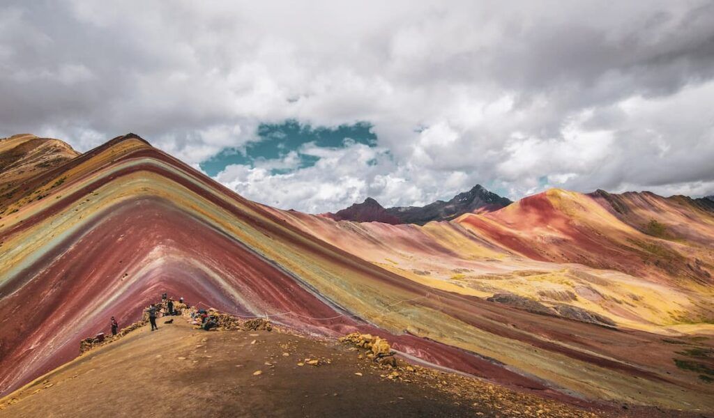Le rainbow mountains in Perù