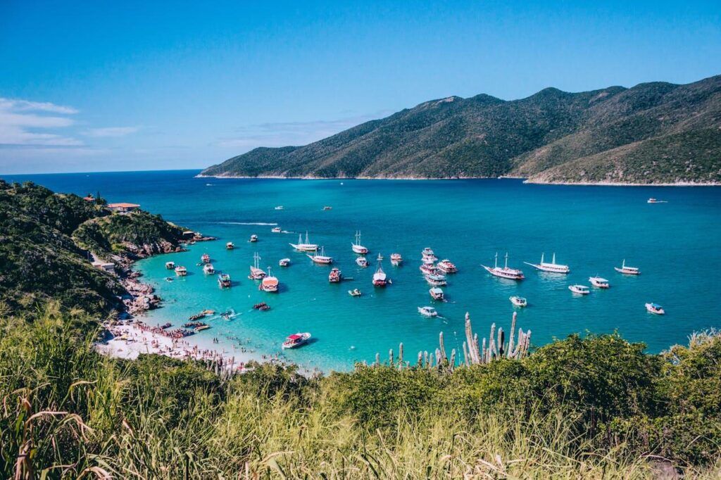 una vista pazzesca di una spiaggia brasiliana