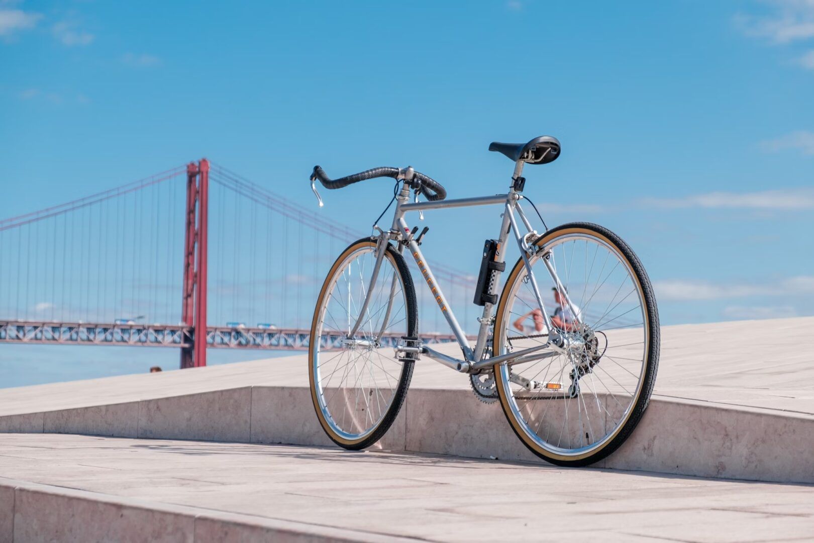 Viaggi in bici: consigli utili, kit di sopravvivenza e itinerari spettacolari