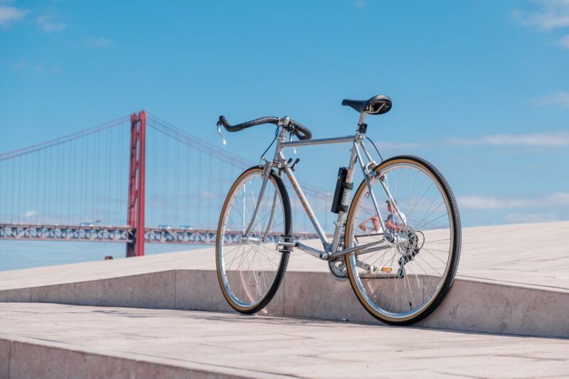 Viaggi in bici: consigli utili, kit di sopravvivenza e itinerari spettacolari