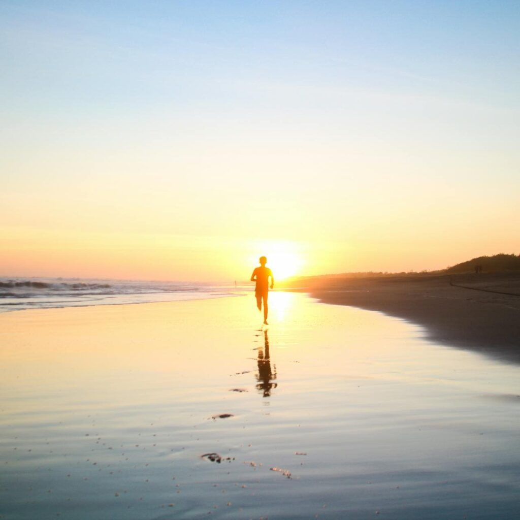  Corsa al tramonto sulla spiaggia di Seminyak