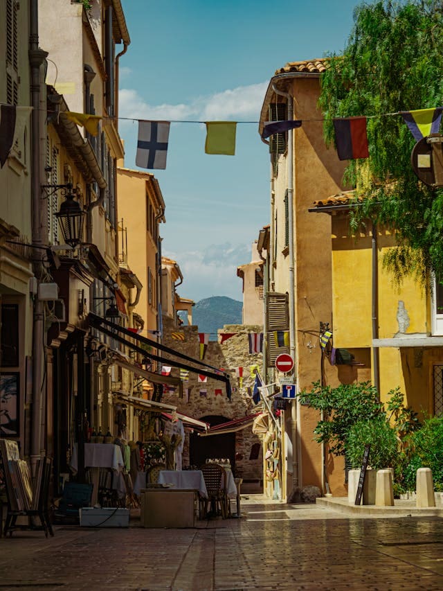 Stradina tipica in Provenza