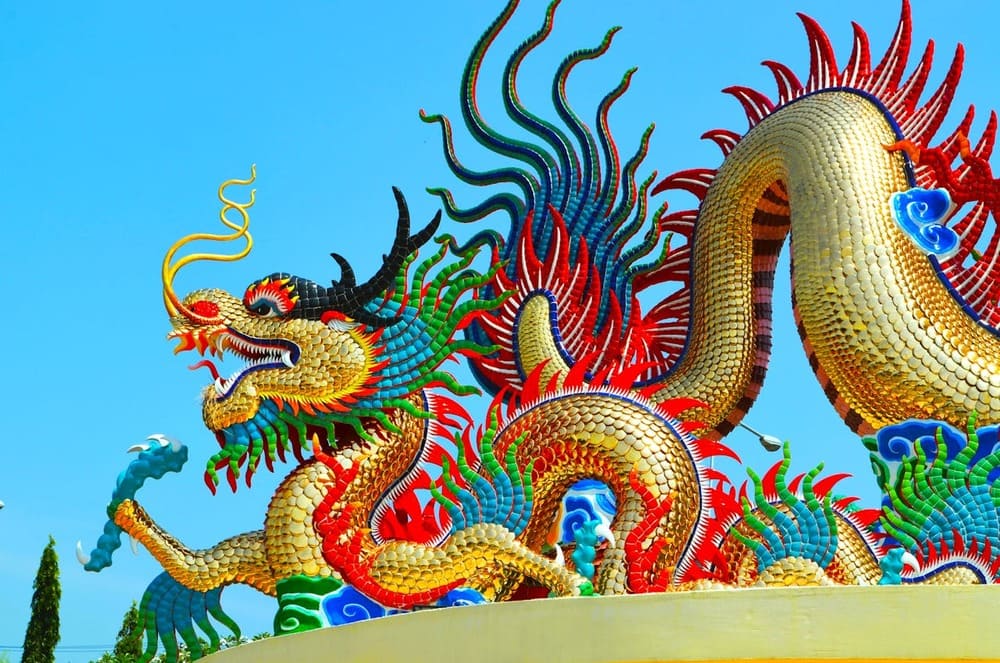 Capodanno in Vietnam tra draghi, motorette e rami di pesco