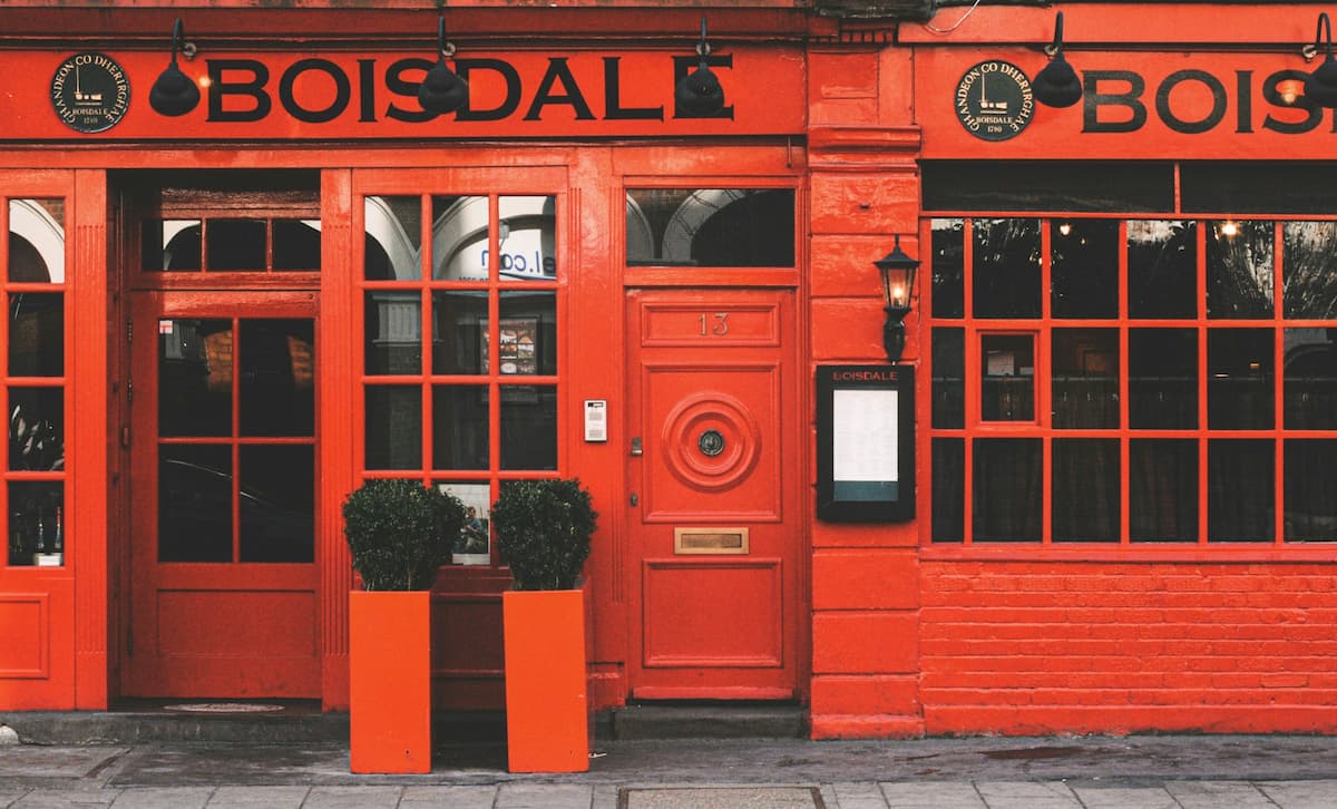 Cosa mangiare a Londra tra piatti tipici e alternative vegane (anche spendendo poco)