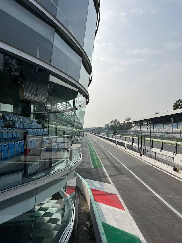 Pista e box dell’Autodromo Nazionale di Monza